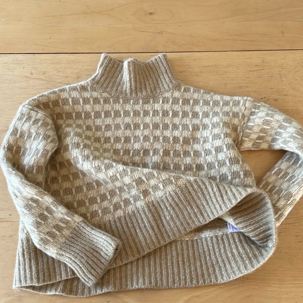 Everlane wool and alpaca cropped sweater